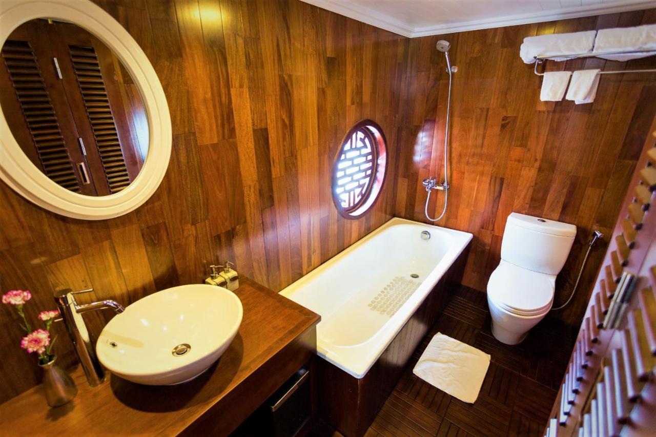 Le Journey Halong Bay Cruises Hotel Ha Long Exterior photo